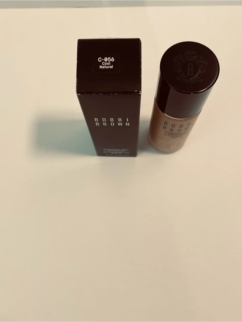 Bobbi Brown Weightless Skin Foundation Broad Spectrum SPF15 Cool Natural C-056